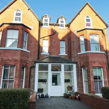 Apartment Carisbrooke House, 6 *