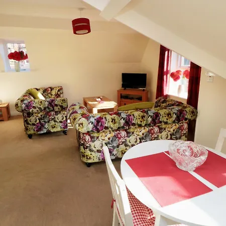 Carisbrooke House, 6 Scarborough